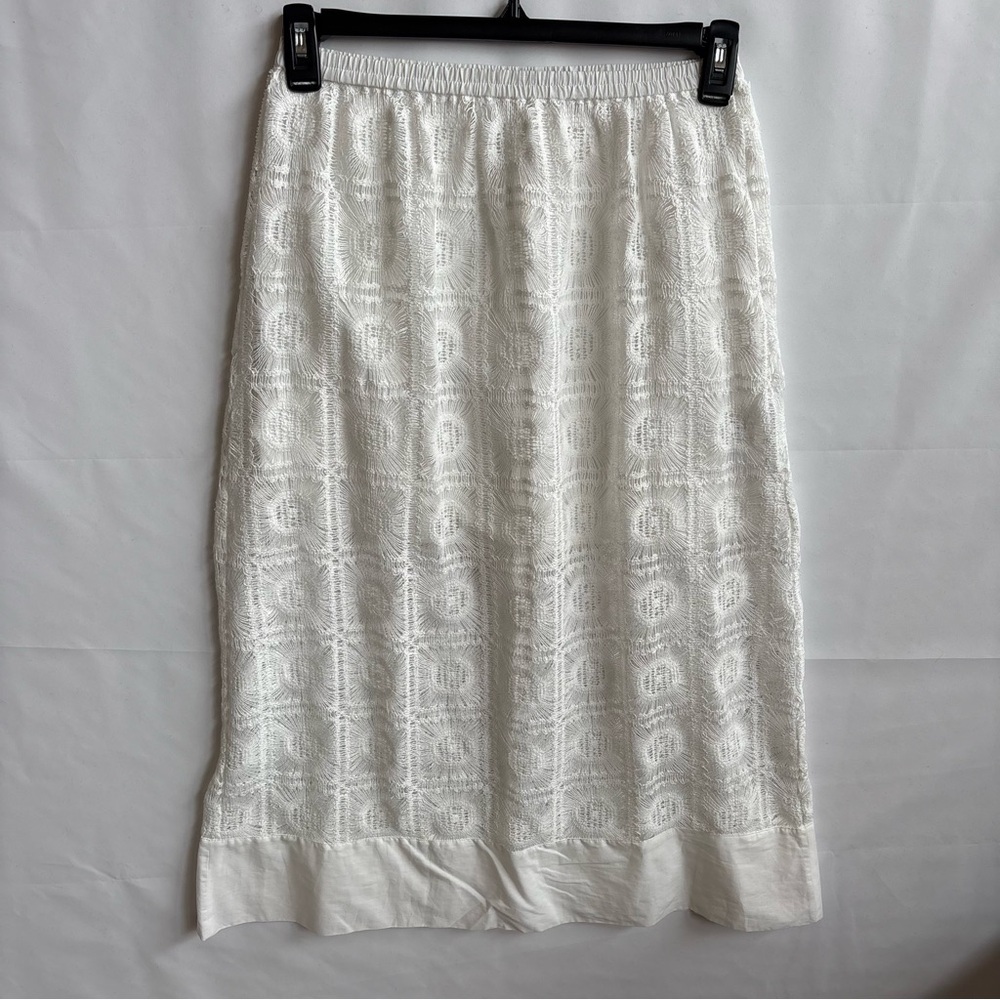 Massimo Dutti. Elegant White Lace Skirt.  Size 7/8  INV25/372